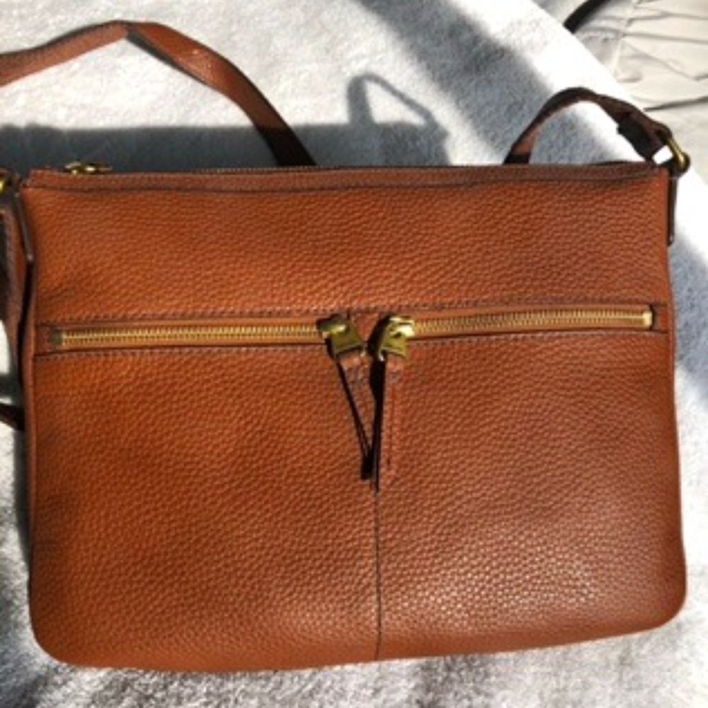 Fossil Elise Medium Crossbody Purse
